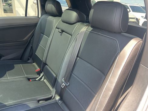 Used 2021 Volkswagen Tiguan SE R-Line AWD/4WD image 18