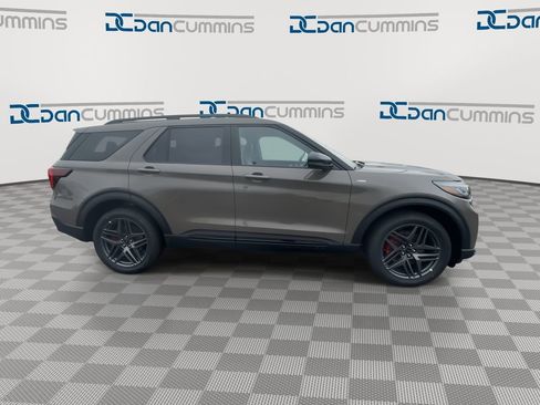 New 2026 Ford Explorer ST-Line w/ ST-Line Street Pack image 9