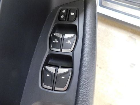 Used 2017 Hyundai Santa Fe Limited image 14