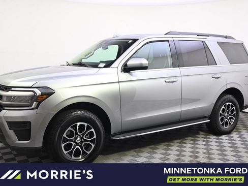 Used 2022 Ford Expedition XLT AWD/4WD image 2