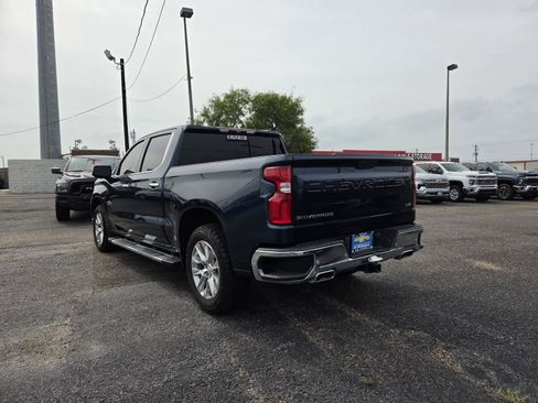 Used 2021 Chevrolet Silverado 1500 LTZ AWD/4WD image 3