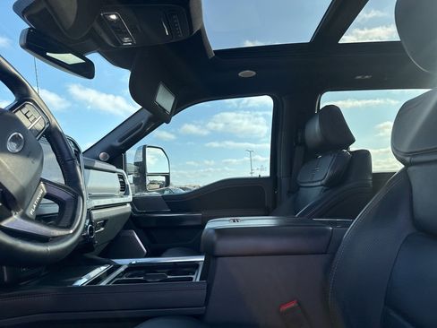 Used 2024 Ford F250 Platinum image 25