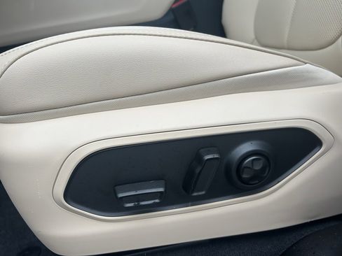 New 2025 Jeep Grand Cherokee Limited w/ Luxury Tech Group II image 11