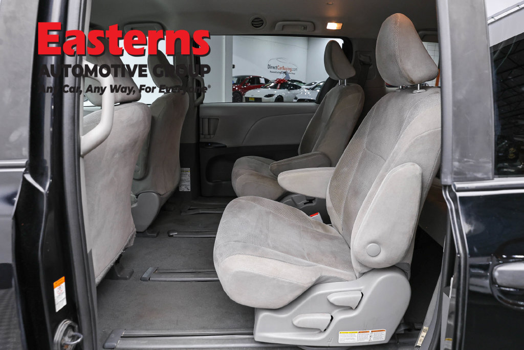 Used 2020 Toyota Sienna L FWD image 21