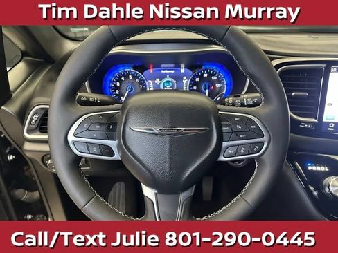 Used 2026 Chrysler Pacifica Select FWD image 25