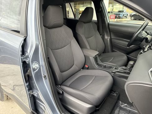 Used 2023 Toyota Corolla Cross LE image 14