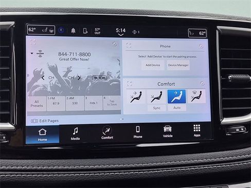 Used 2023 Chrysler Pacifica Touring-L image 17