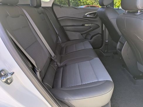 Used 2025 Chevrolet Trax LT w/ LT Convenience Package image 30