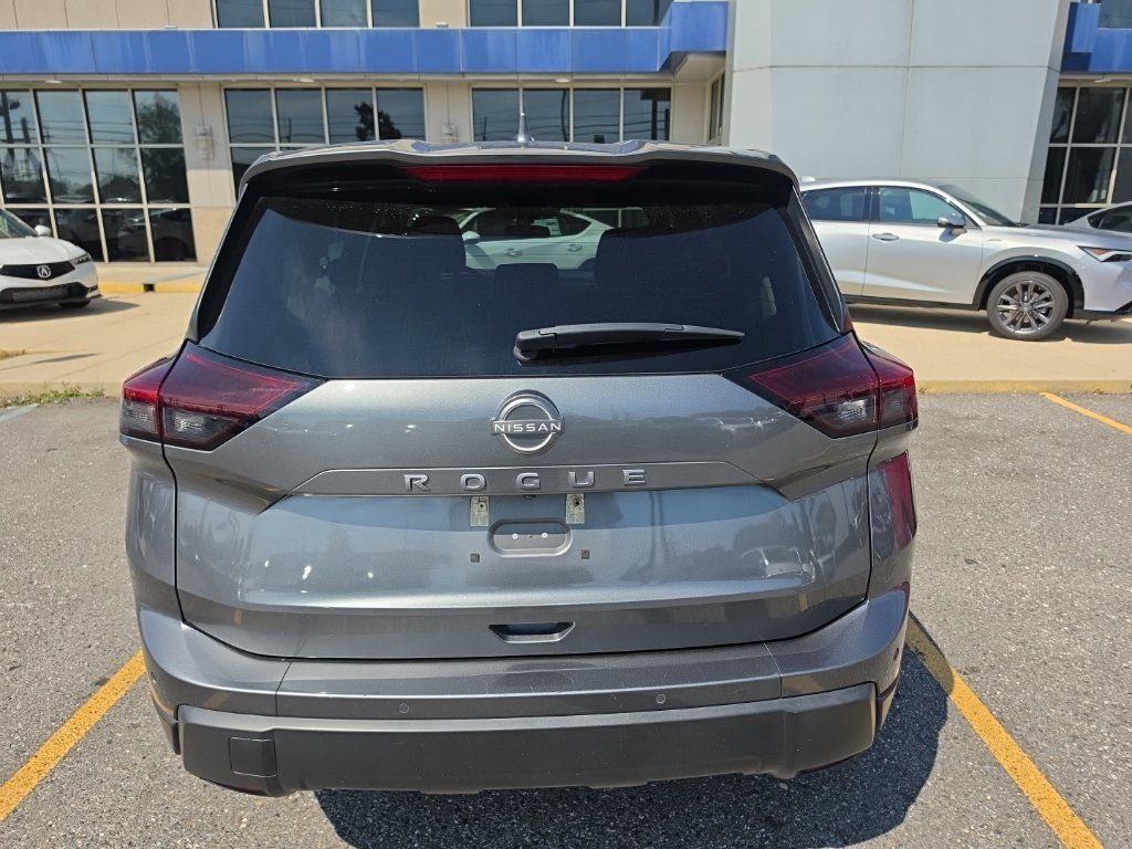 Used 2025 Nissan Rogue SV FWD image 5