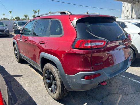 Used 2015 Jeep Cherokee Trailhawk w/ Comfort/Convenience Group AWD/4WD image 4