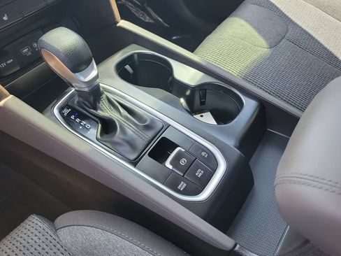 Used 2019 Hyundai Santa Fe SEL FWD image 15