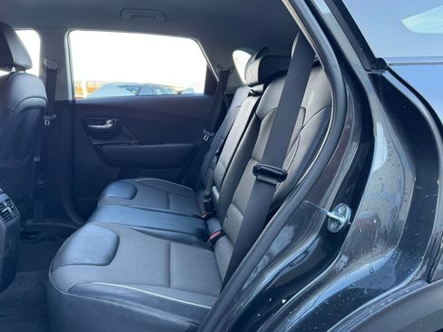 Used 2021 Kia Niro EX image 23