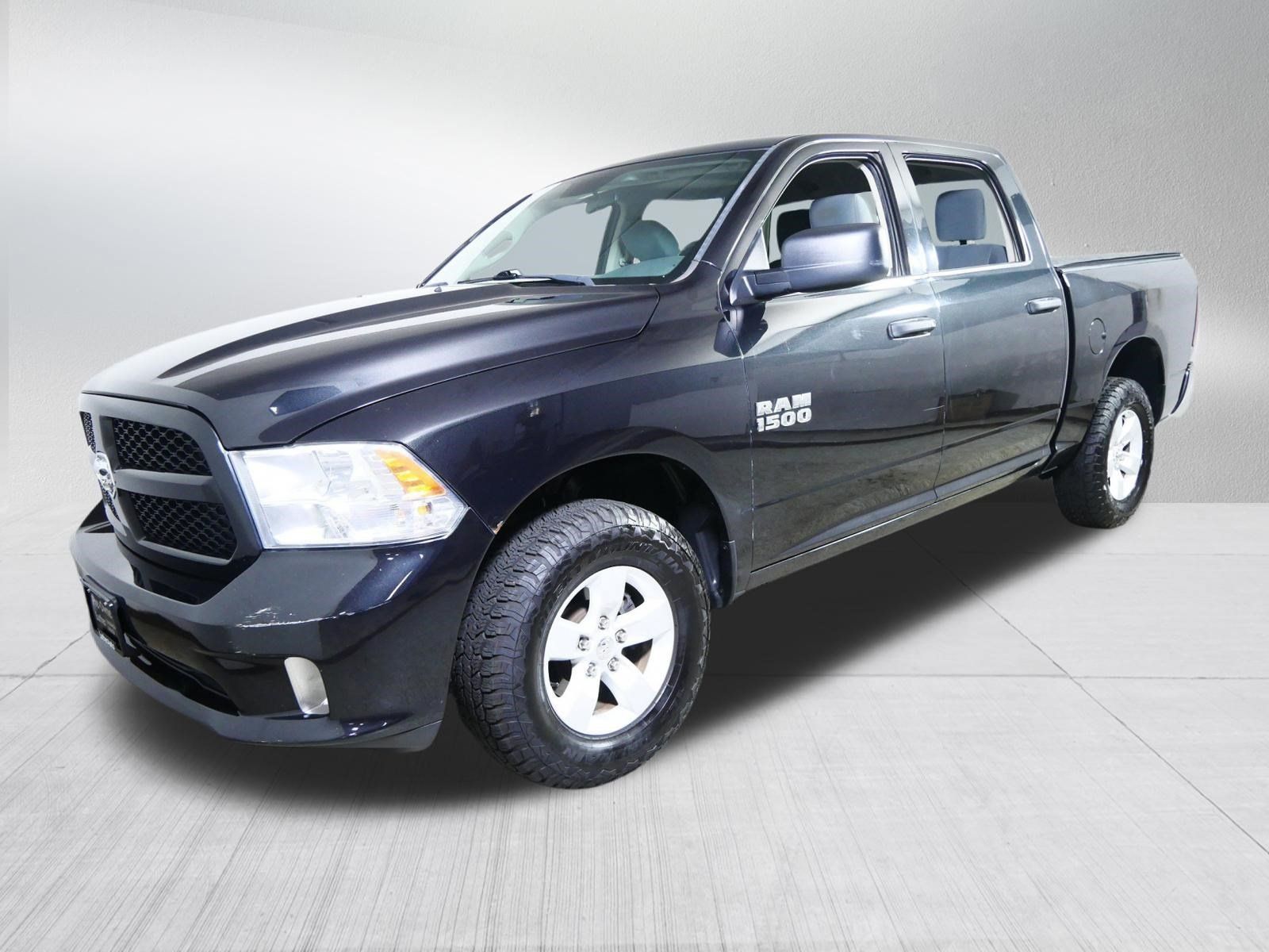 Used 2017 RAM 1500 Express AWD/4WD image 3