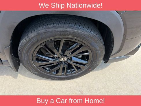 Used 2024 Toyota Corolla Cross AWD Hybrid w/ Moonroof Package image 30