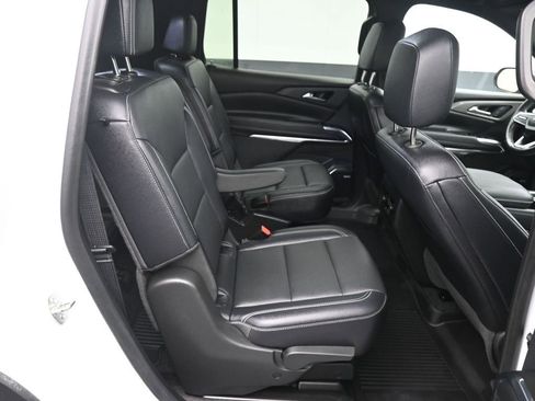 Used 2024 Chevrolet Traverse LT w/ Enhanced Driving Package image 10