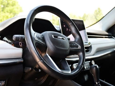 Used 2022 Jeep Compass Limited w/ Sun and Sound Group AWD/4WD image 11