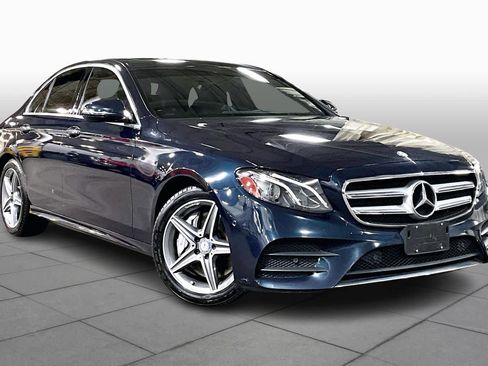 Used 2017 Mercedes-Benz E 300 4MATIC image 2