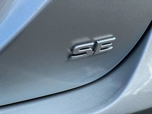 Used 2018 Toyota Camry SE w/ Convenience Package image 38