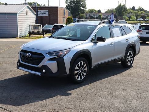 Certified 2025 Subaru Outback Limited AWD/4WD image 4