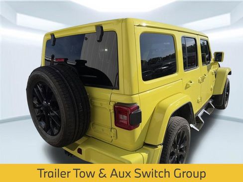 Used 2023 Jeep Wrangler Unlimited Sahara w/ Cold Weather Group AWD/4WD image 6