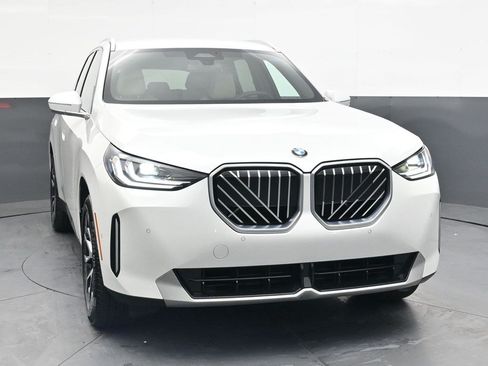 Used 2025 BMW X3 xDrive30i w/ M Sport Package AWD/4WD image 9