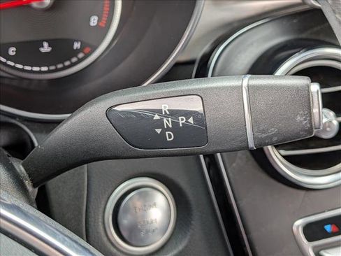 Used 2019 Mercedes-Benz GLC 300 4MATIC image 12