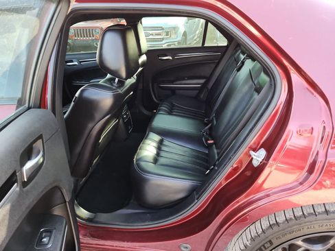 Used 2019 Chrysler 300 S image 26