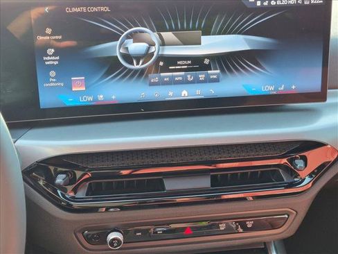 New 2026 BMW 330i Sedan w/ M Sport Package RWD image 12