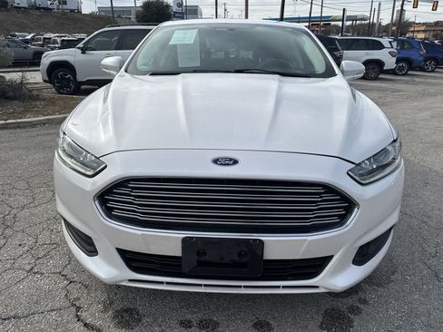 Used 2015 Ford Fusion SE image 8