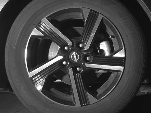 Used 2025 Nissan Sentra SV FWD image 16