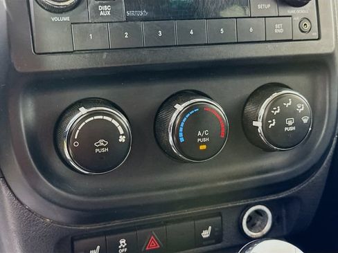 Used 2013 Jeep Compass Latitude w/ Sun/Sound Group AWD/4WD image 18