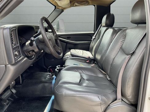 Used 2006 Chevrolet Silverado 3500 2WD Regular Cab image 14