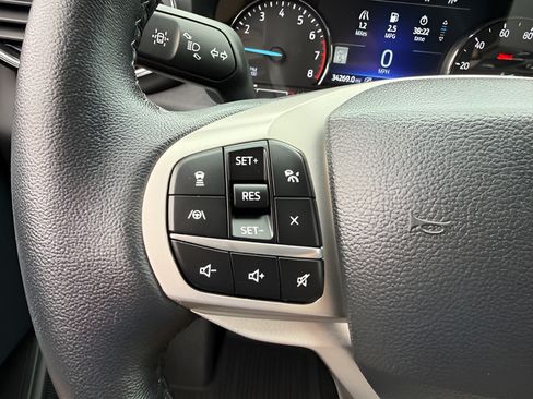 Used 2023 Ford Explorer XLT w/ Equipment Group 202A AWD/4WD image 20