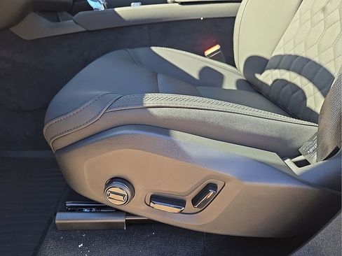 New 2026 Volvo XC90 B5 Core w/ Protection Package Premier image 24