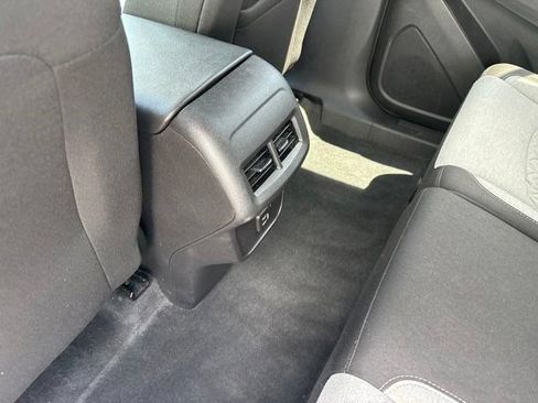Used 2023 Chevrolet Equinox LS w/ LS Convenience Package AWD/4WD image 28