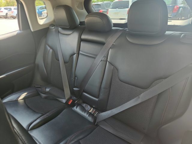 Used 2019 Jeep Compass Trailhawk AWD/4WD image 19