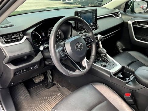 Used 2021 Toyota RAV4 XLE Premium image 26
