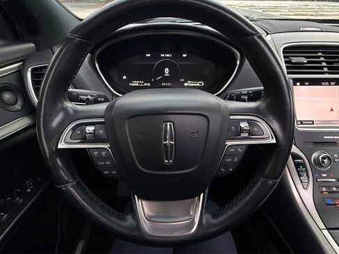 Used 2019 Lincoln Nautilus Reserve FWD image 30