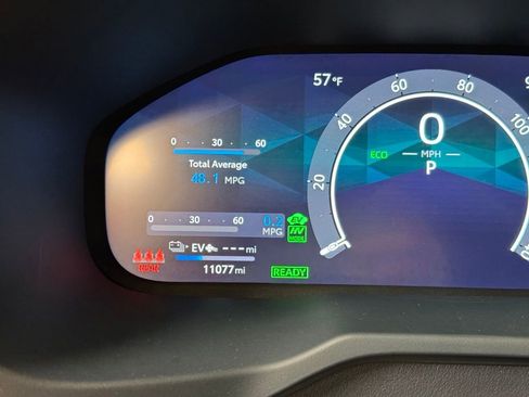 Used 2025 Toyota RAV4 XSE w/ Weather Package image 31