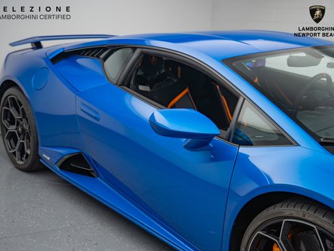 Used 2024 Lamborghini Huracan Tecnica image 3