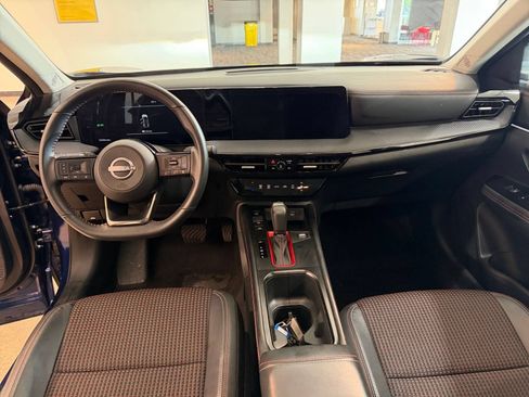 Used 2026 Nissan Kicks SR FWD image 32