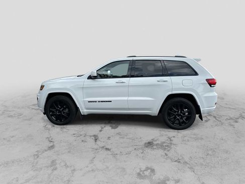 Used 2020 Jeep Grand Cherokee Altitude AWD/4WD image 5