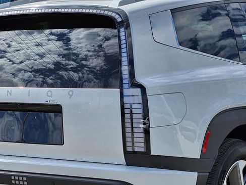 New 2026 Hyundai Ioniq 9 S image 11