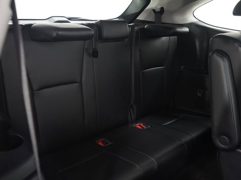 Used 2021 Toyota Highlander XLE AWD/4WD image 15