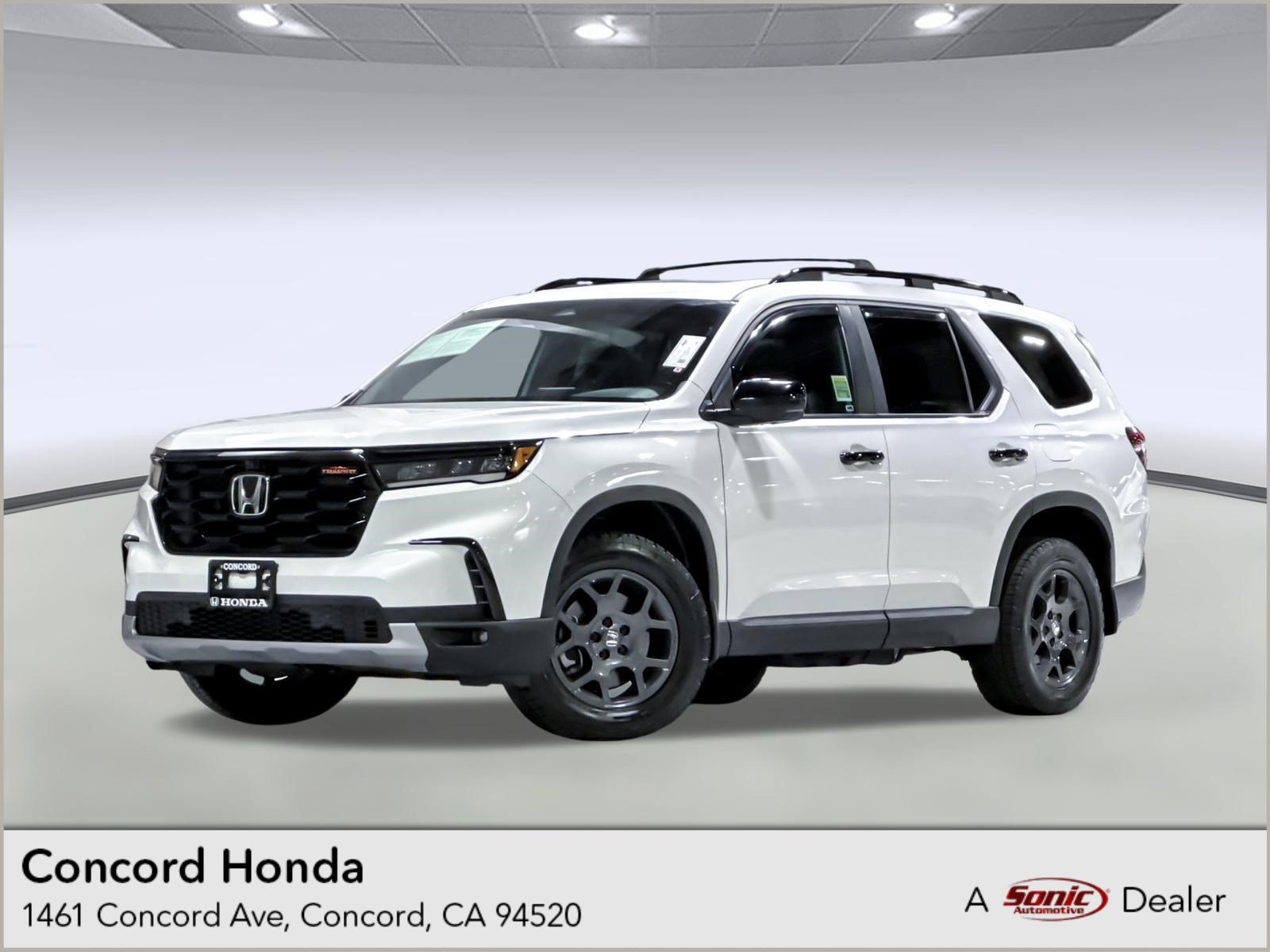 Used 2025 Honda Pilot TrailSport image 1