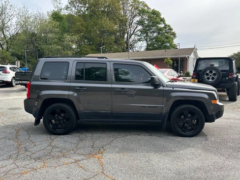 Used 2014 Jeep Patriot Sport w/ Power Value Group FWD image 8
