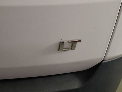 Used 2021 Chevrolet Traverse LT FWD image 46