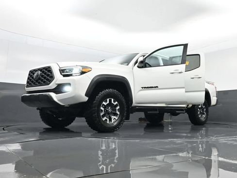 Used 2023 Toyota Tacoma TRD Off-Road AWD/4WD image 32