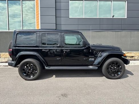 Used 2023 Jeep Wrangler Unlimited Sahara w/ Cold Weather Group AWD/4WD image 2