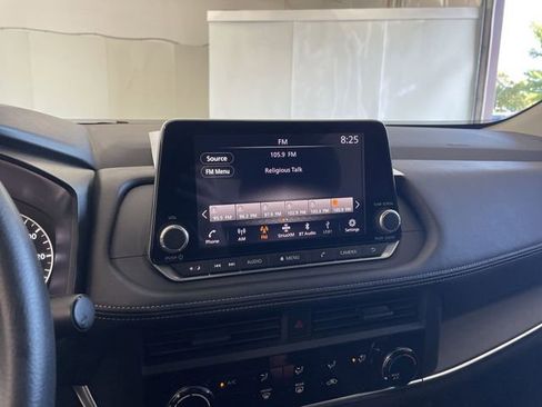 Certified 2025 Nissan Rogue S image 22